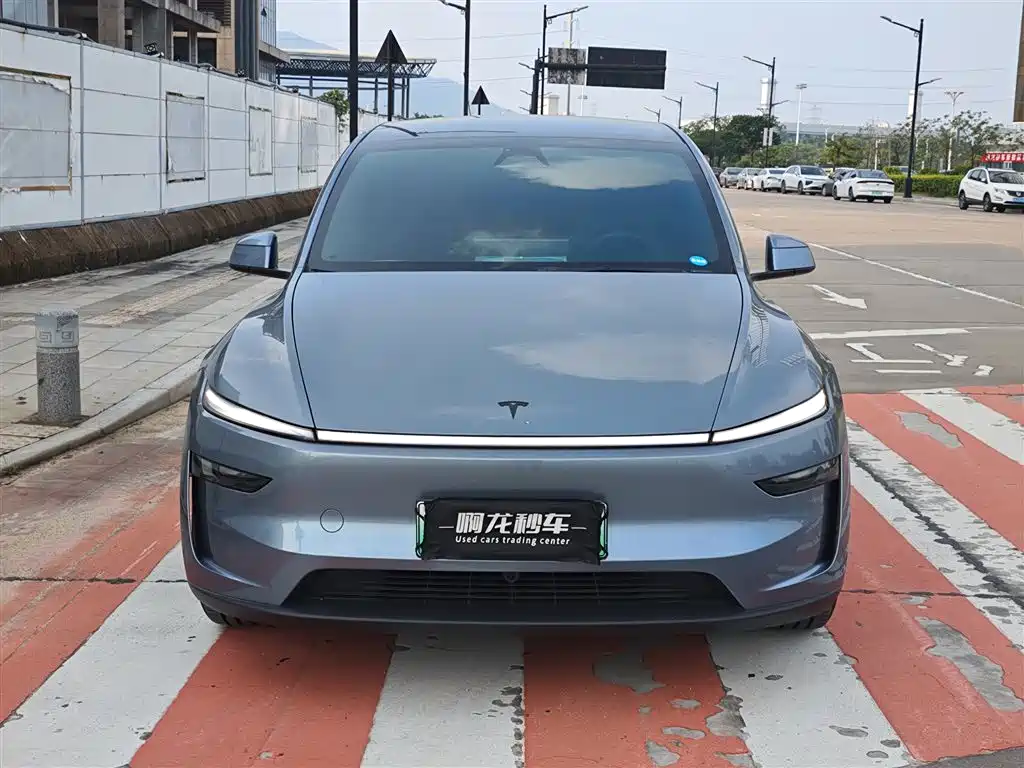 Tesla Model Y L — фото 2