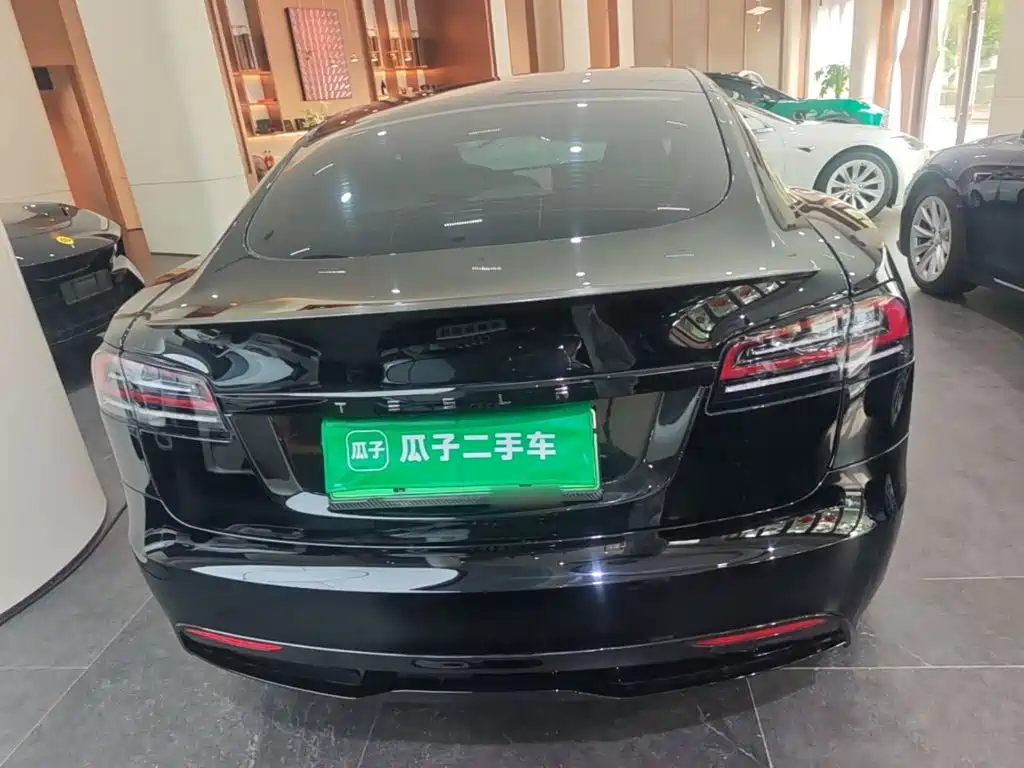 Tesla Model S — фото 4