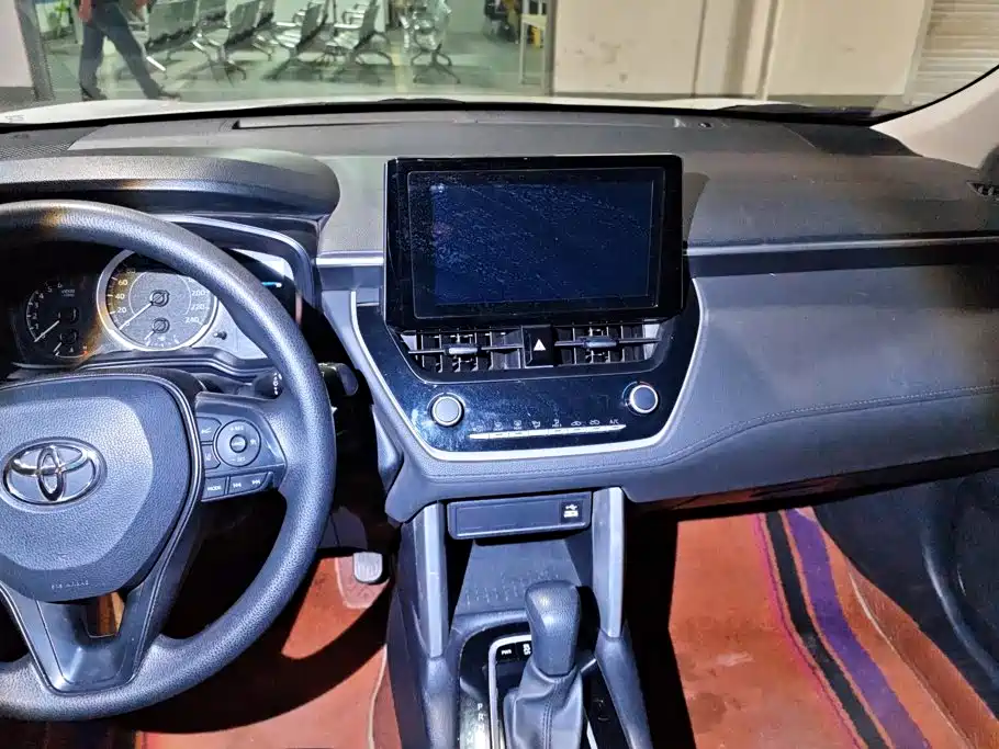 Toyota Corolla Cross — фото 13