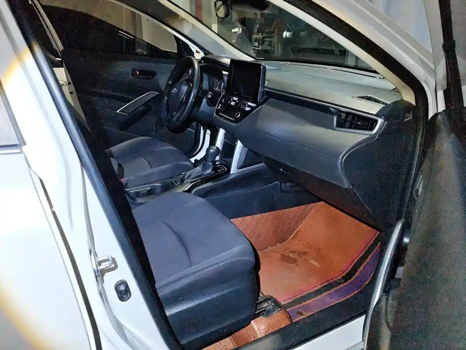 Toyota Corolla Cross — фото 8