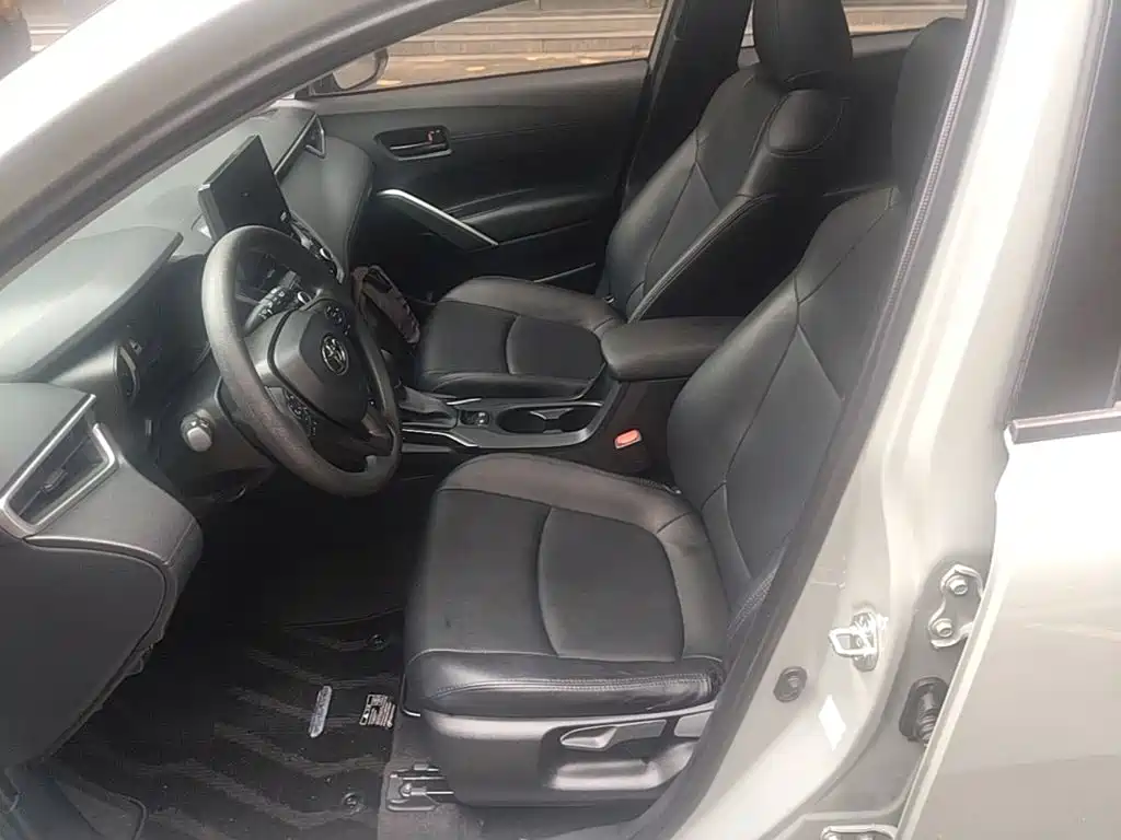Toyota Corolla Cross — фото 15