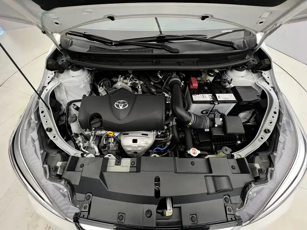Toyota Yaris L — фото 8