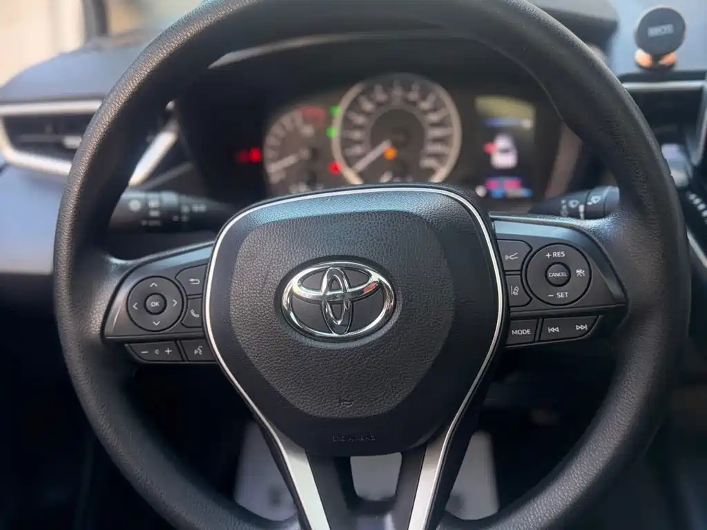 Toyota Corolla — фото 20