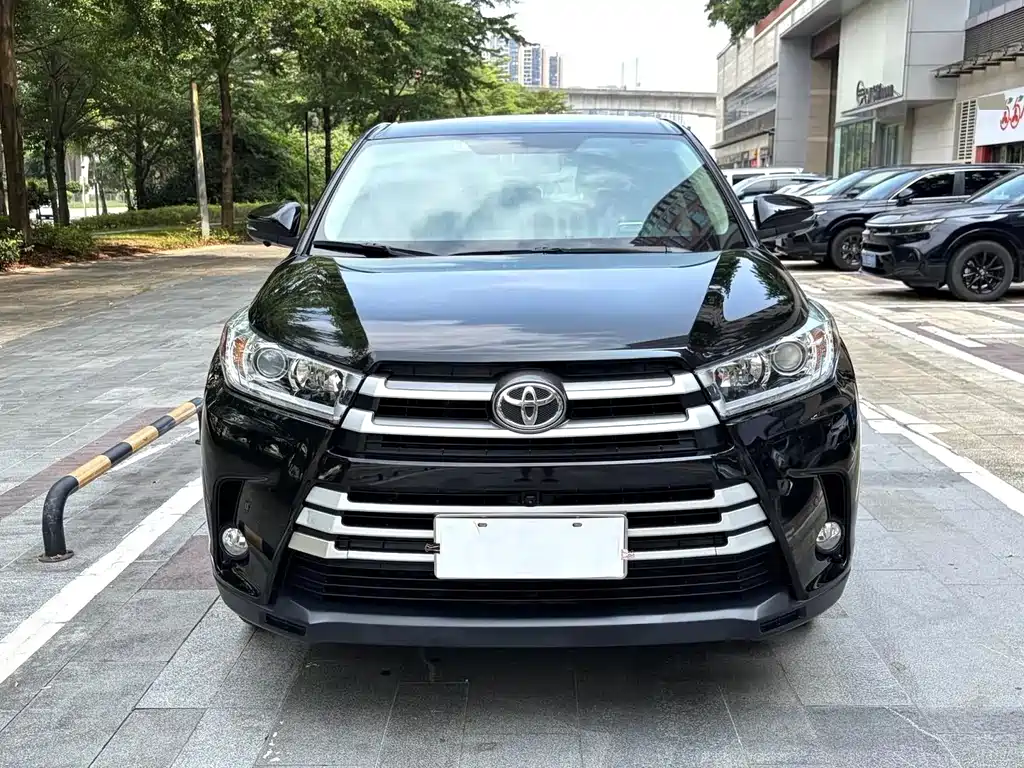 Toyota Highlander — фото 2