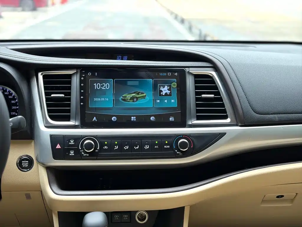 Toyota Highlander — фото 10