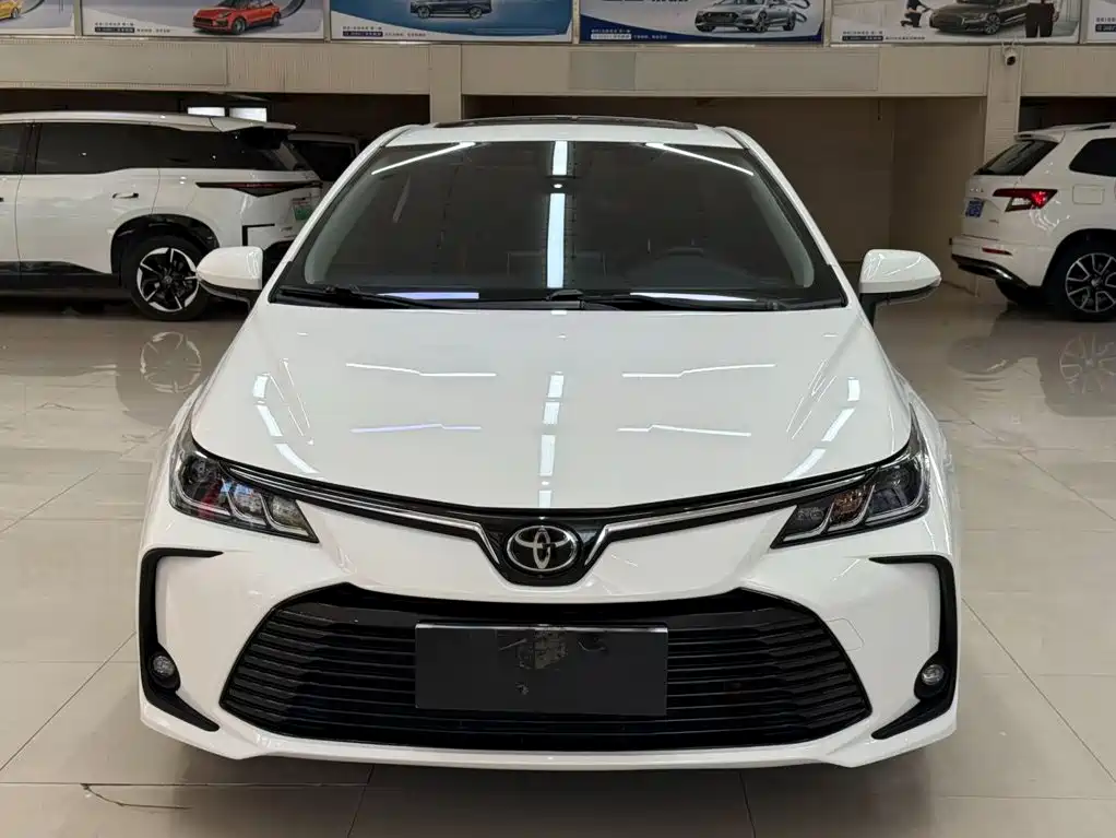 Toyota Corolla — фото 2