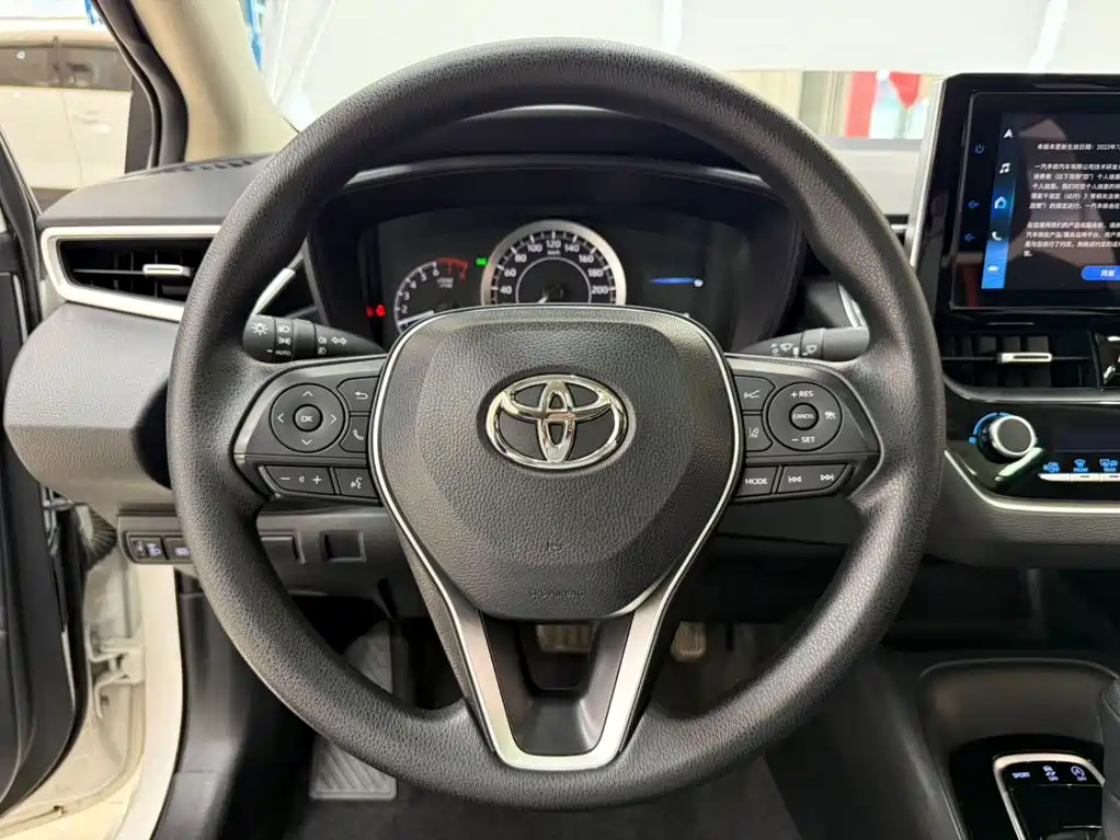 Toyota Corolla — фото 11