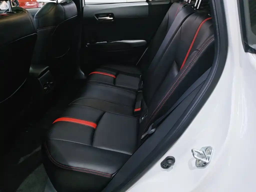 Toyota Corolla Cross — фото 17