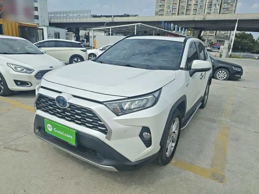 Toyota RAV4 — фото 2