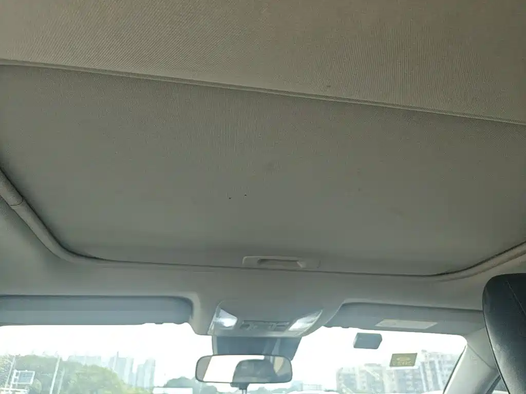 Toyota RAV4 — фото 18
