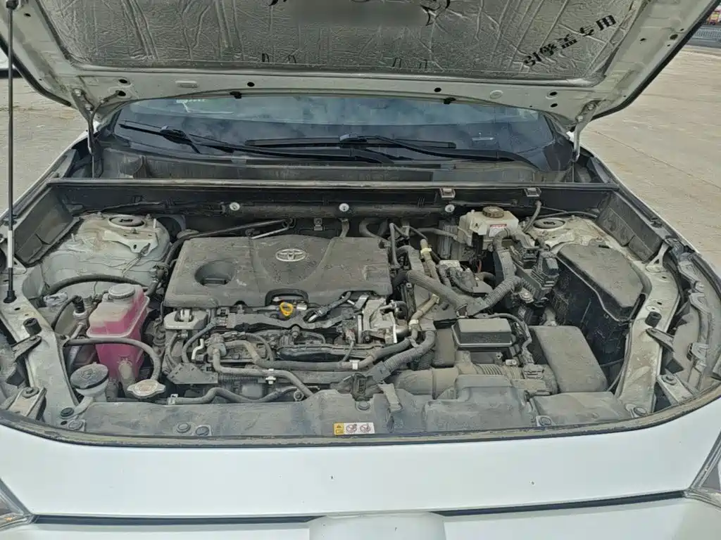 Toyota RAV4 — фото 20