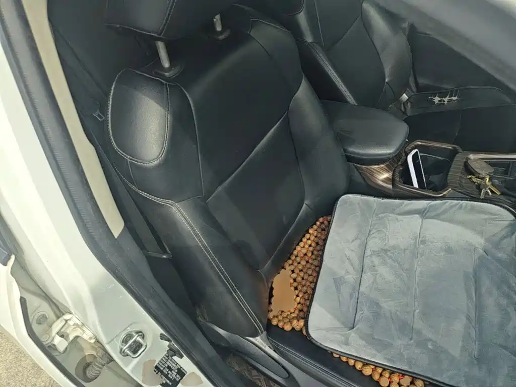 Toyota RAV4 — фото 25