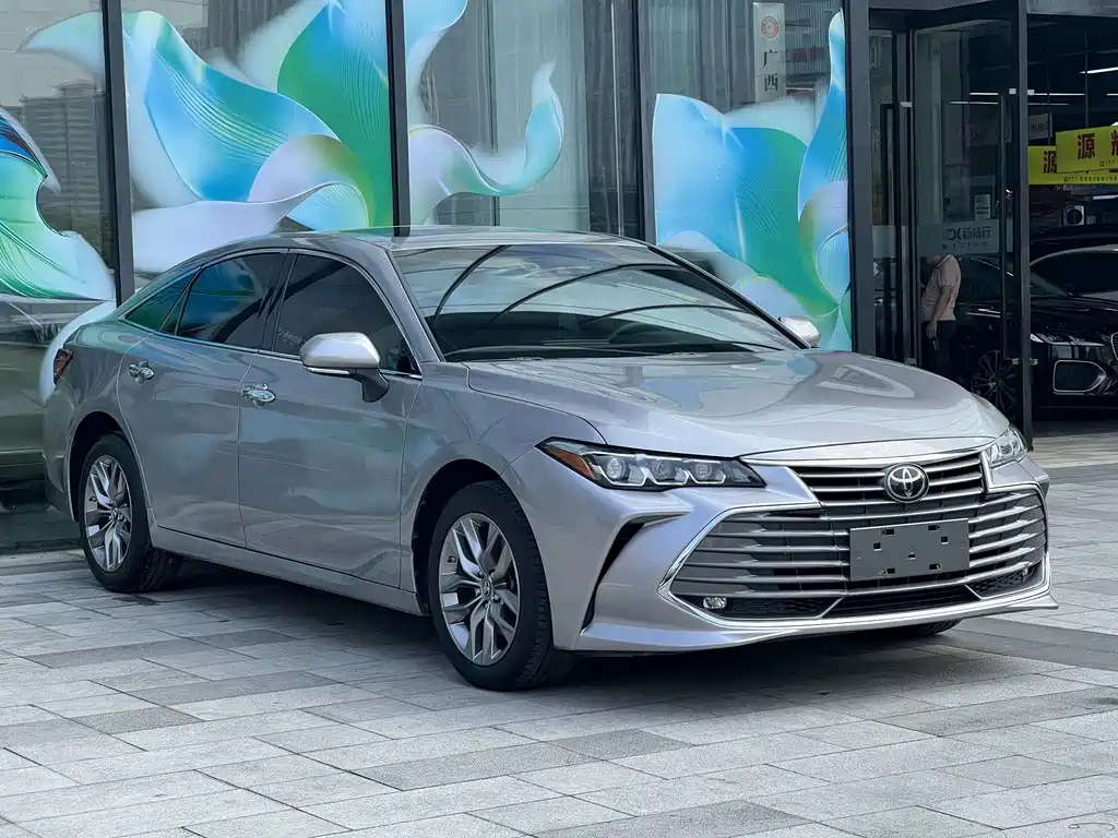 Toyota Avalon — фото 2