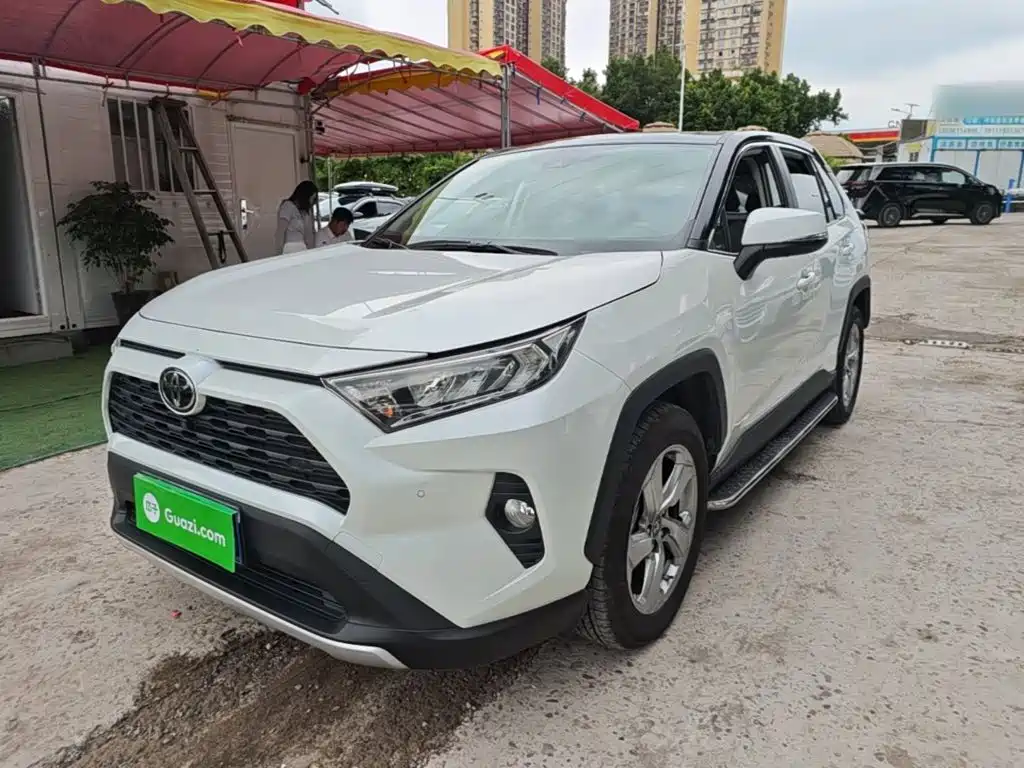 Toyota RAV4 — фото 2