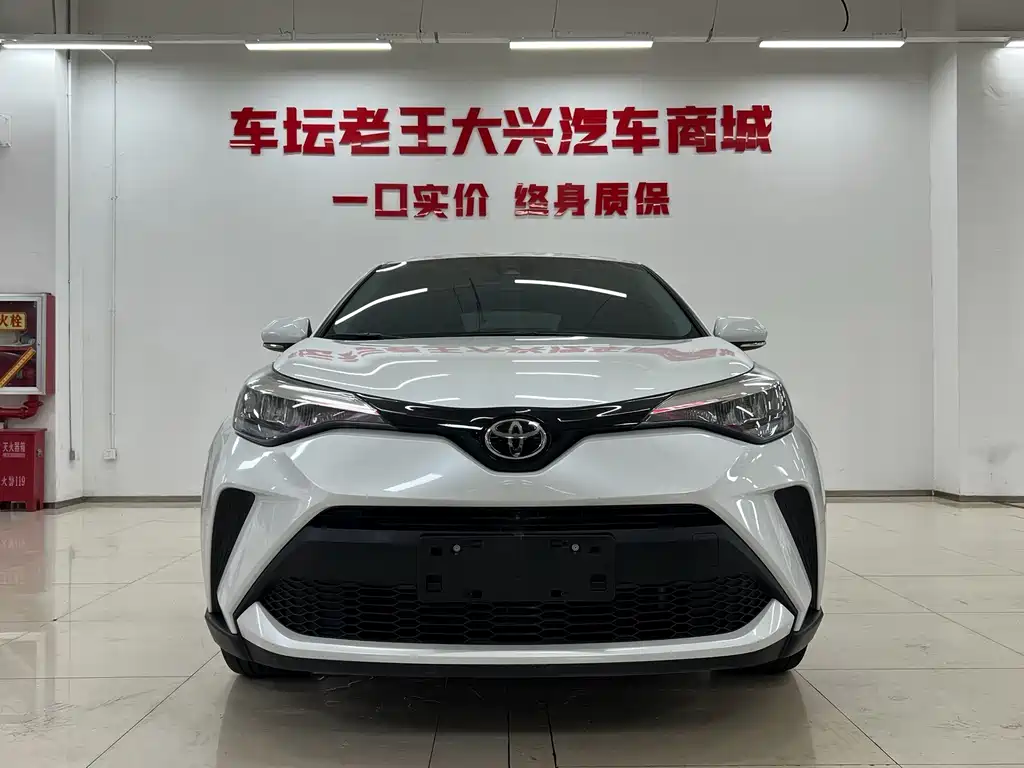 Toyota C-HR — фото 2