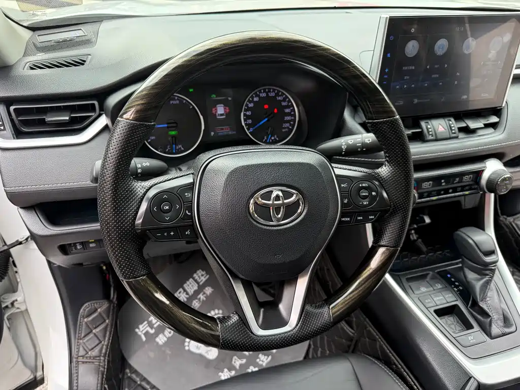 Toyota Wildlander — фото 14