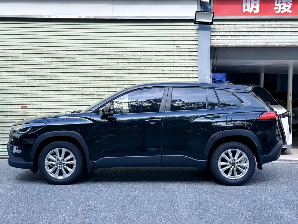 Toyota Corolla Cross — фото 3