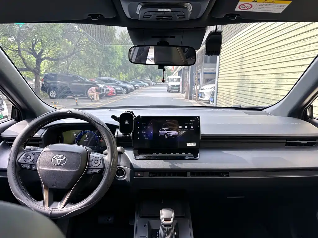 Toyota Corolla Cross — фото 9
