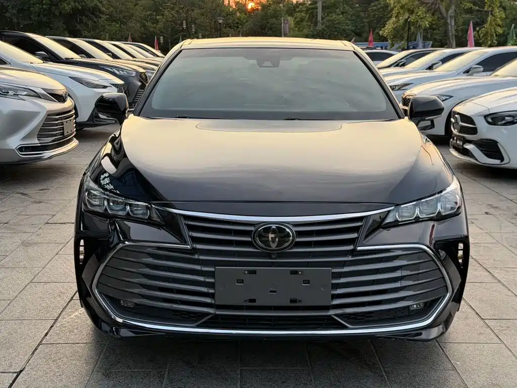 Toyota Avalon — фото 2
