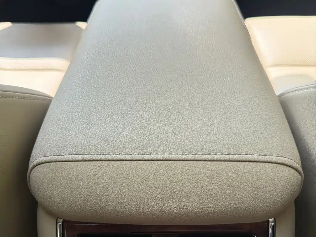 Toyota Crown — фото 11