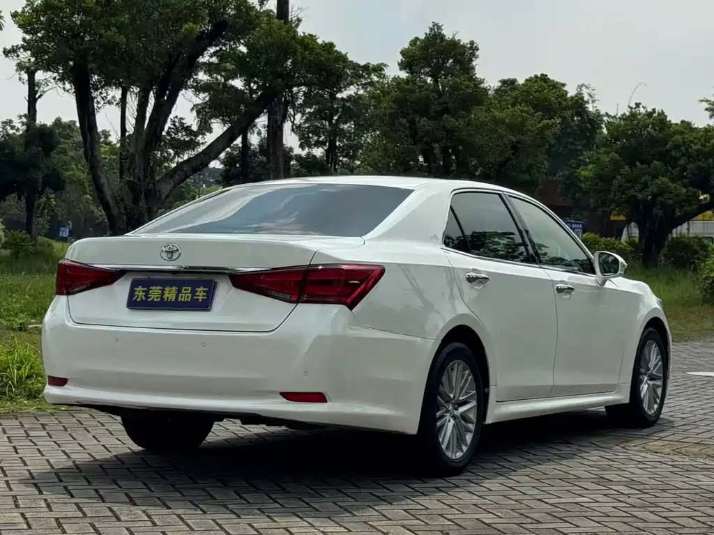 Toyota Crown — фото 14