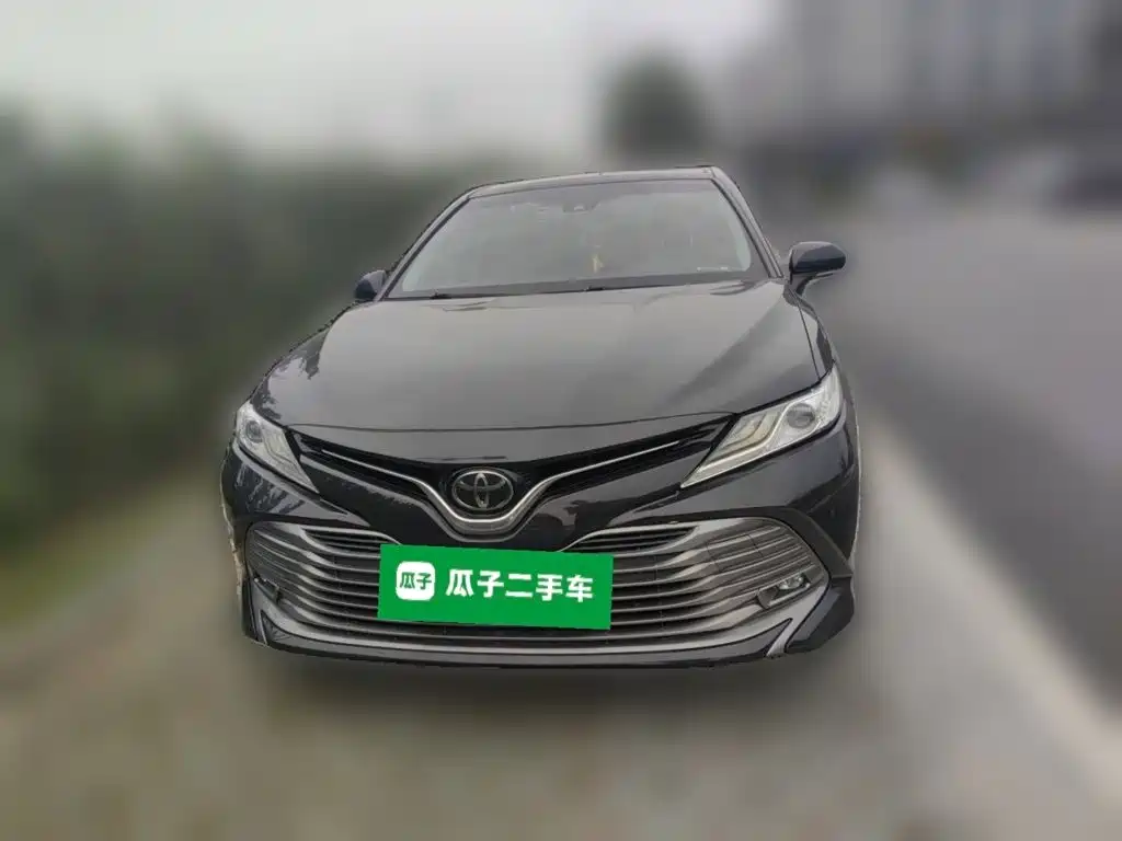 Toyota Camry — фото 3