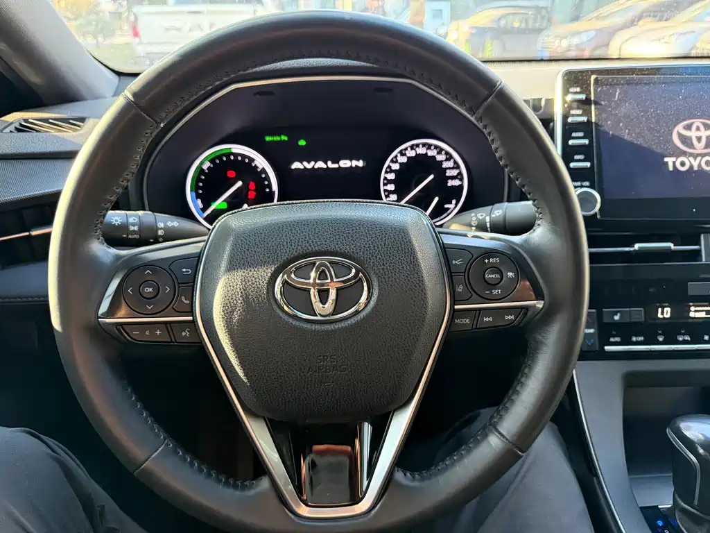 Toyota Avalon — фото 11