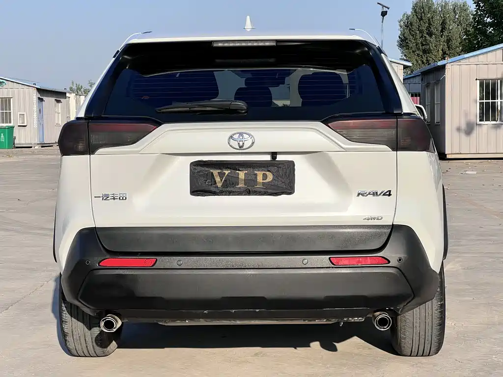 Toyota RAV4 — фото 5