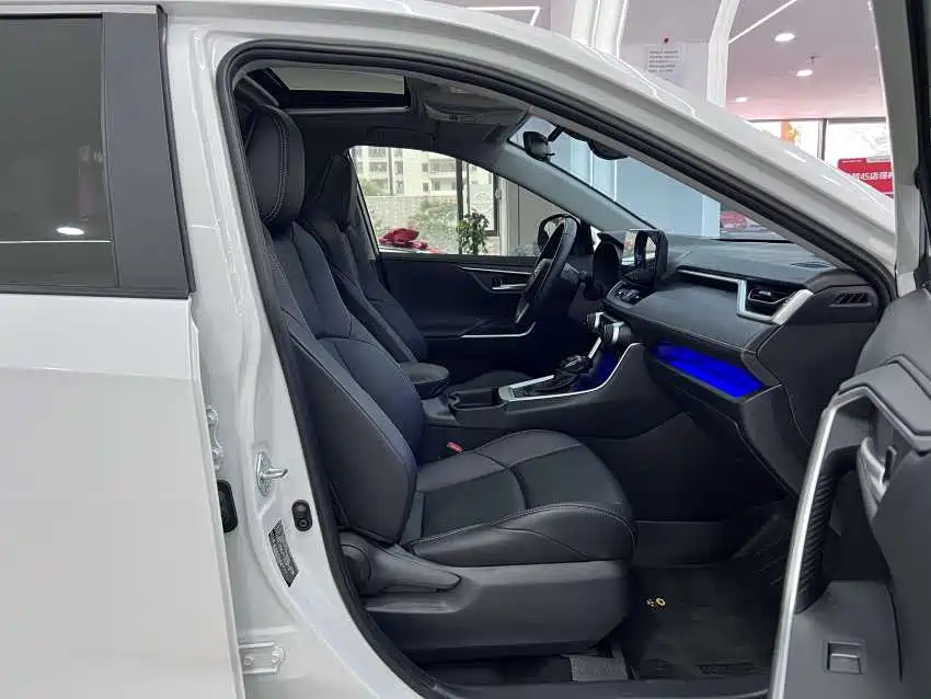 Toyota Wildlander — фото 10