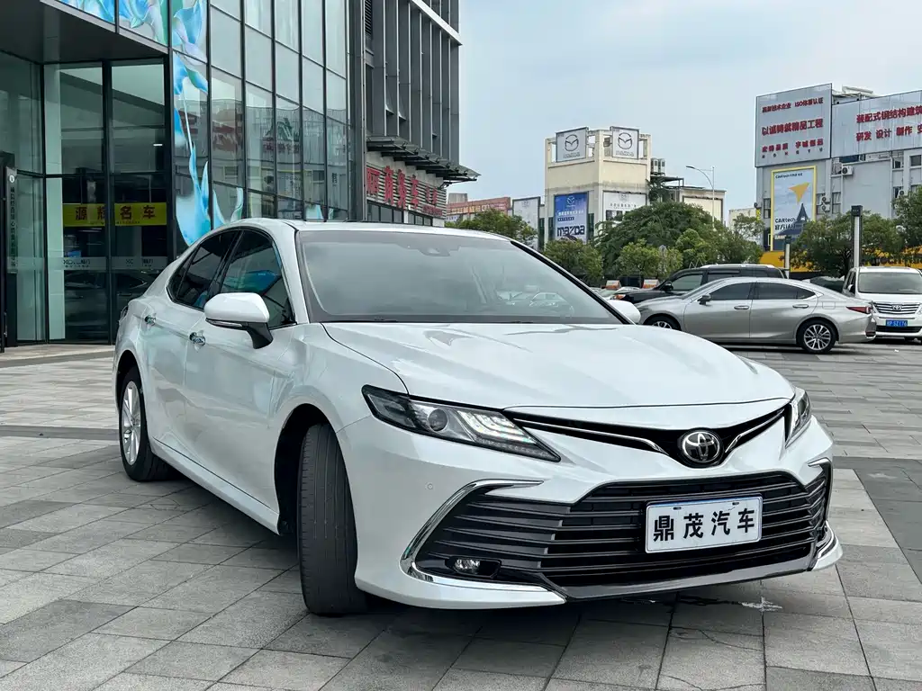Toyota Camry — фото 8