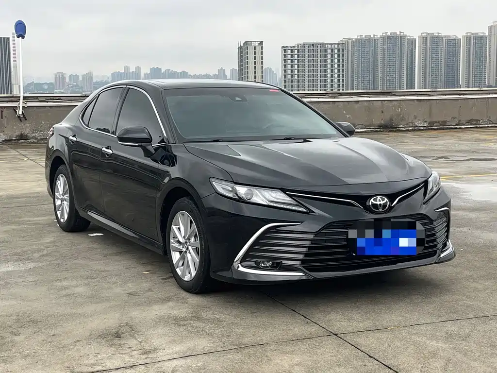 Toyota Camry — фото 3