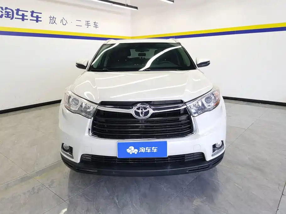 Toyota Highlander — фото 2