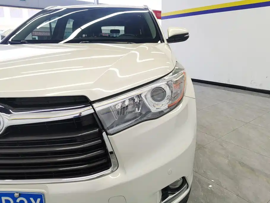 Toyota Highlander — фото 5