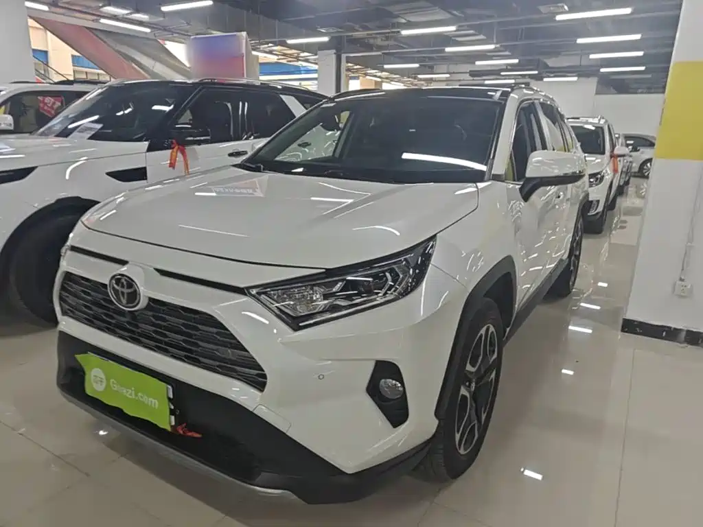 Toyota RAV4 — фото 2