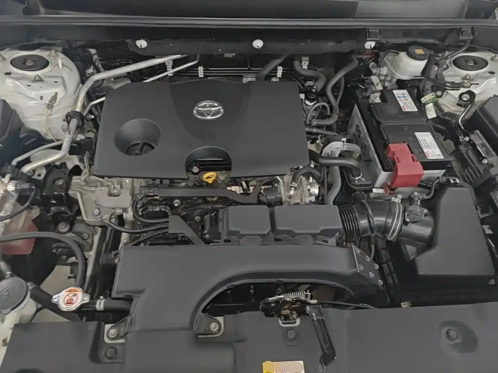 Toyota RAV4 — фото 20
