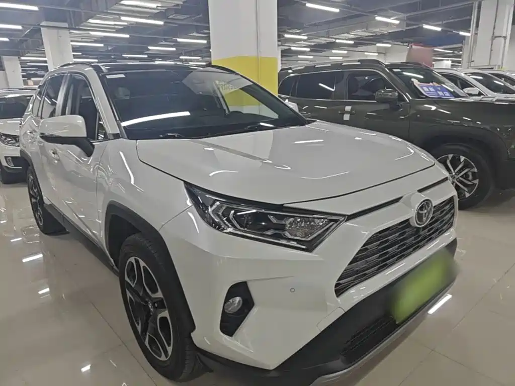 Toyota RAV4 — фото 4