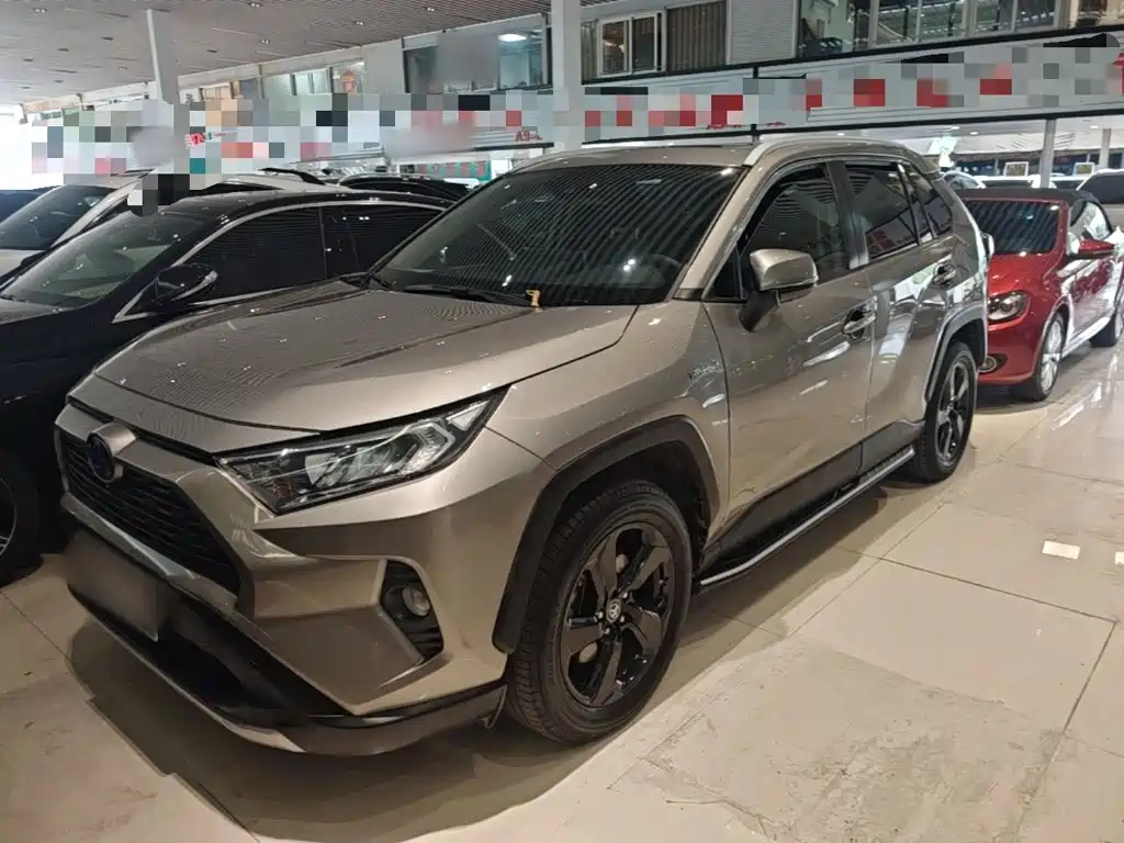 Toyota RAV4 — фото 2
