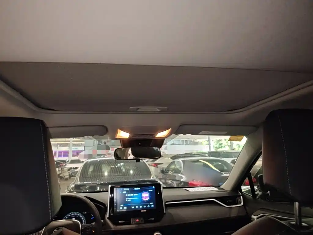 Toyota RAV4 — фото 14