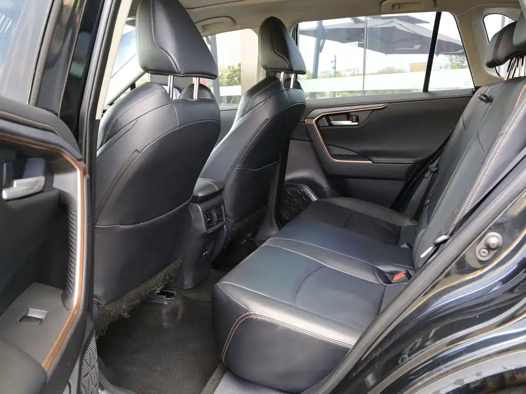 Toyota Wildlander — фото 15