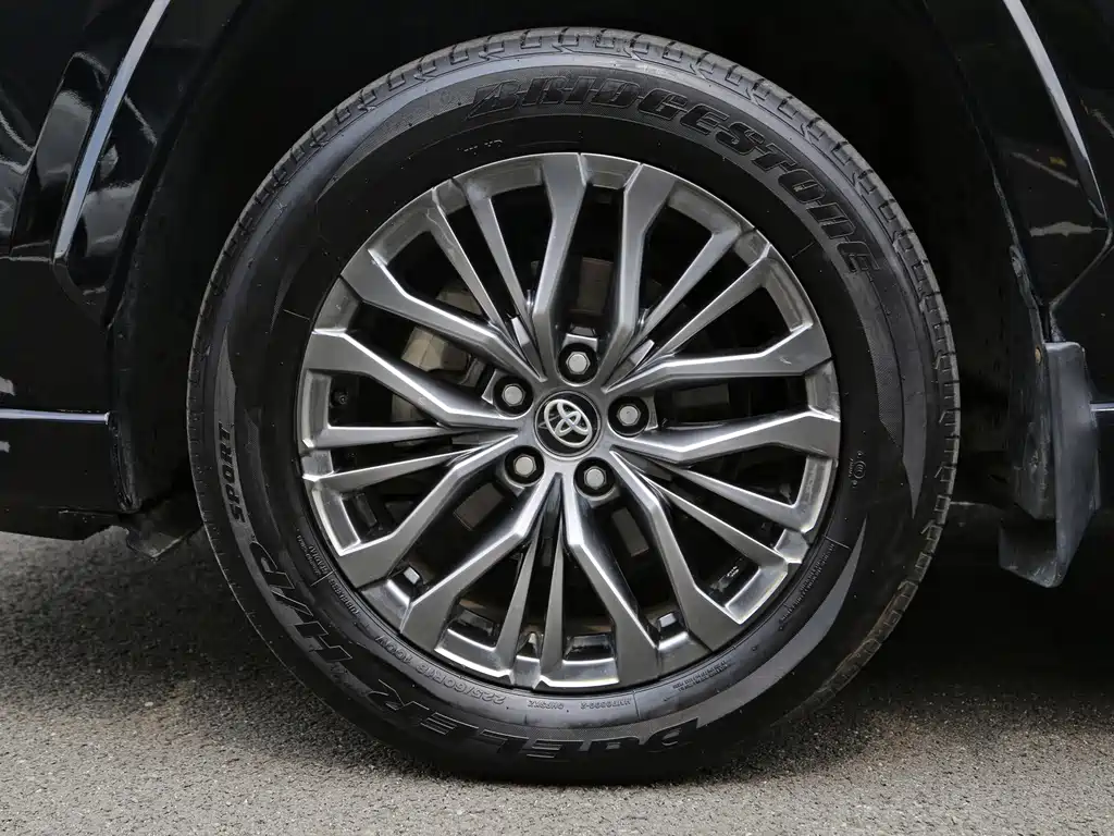 Toyota Wildlander — фото 18