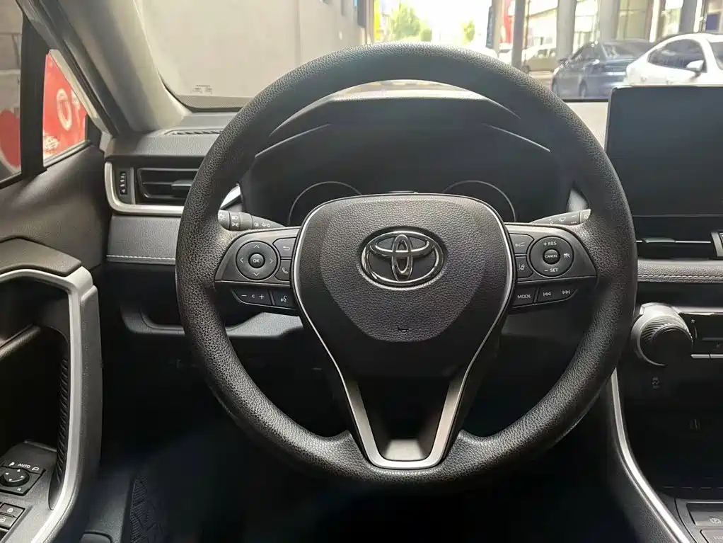 Toyota Wildlander — фото 13