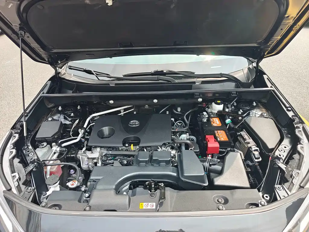 Toyota RAV4 — фото 20