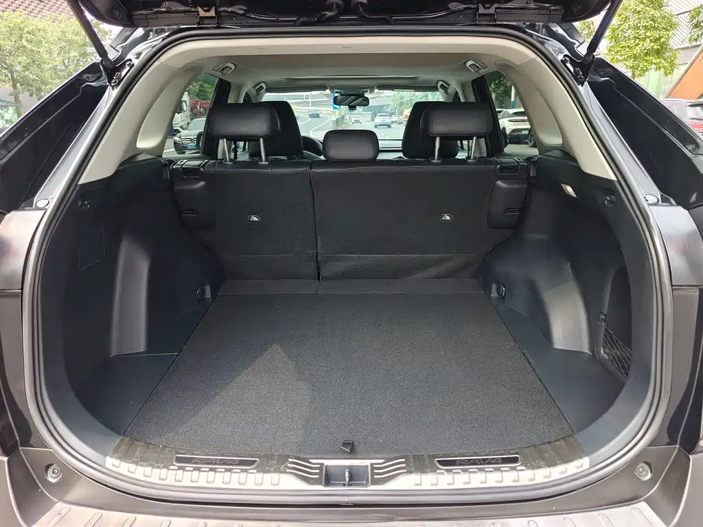 Toyota RAV4 — фото 21
