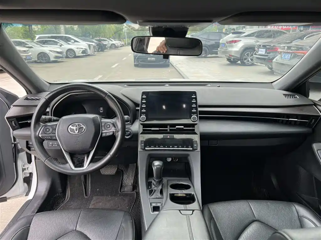 Toyota Avalon — фото 7