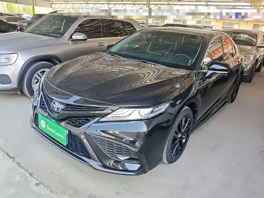 Toyota Camry — фото 2