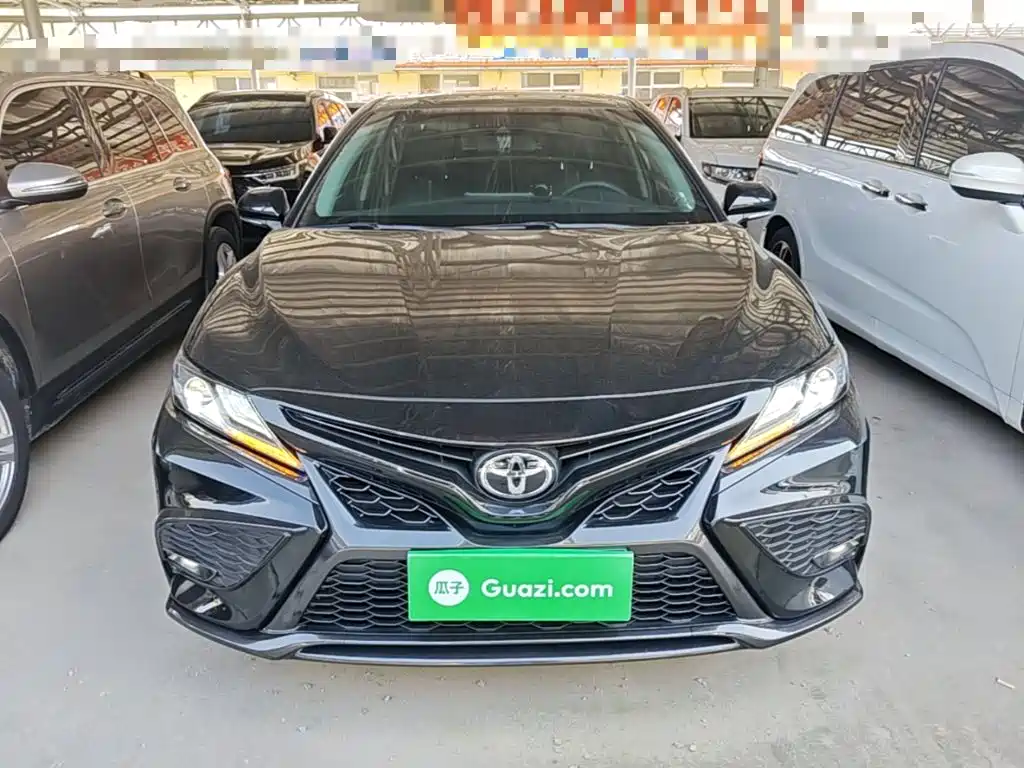 Toyota Camry — фото 3