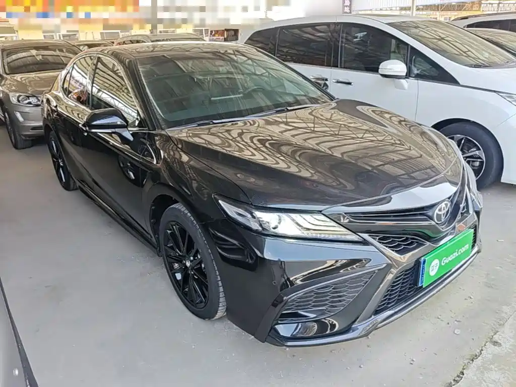 Toyota Camry — фото 4