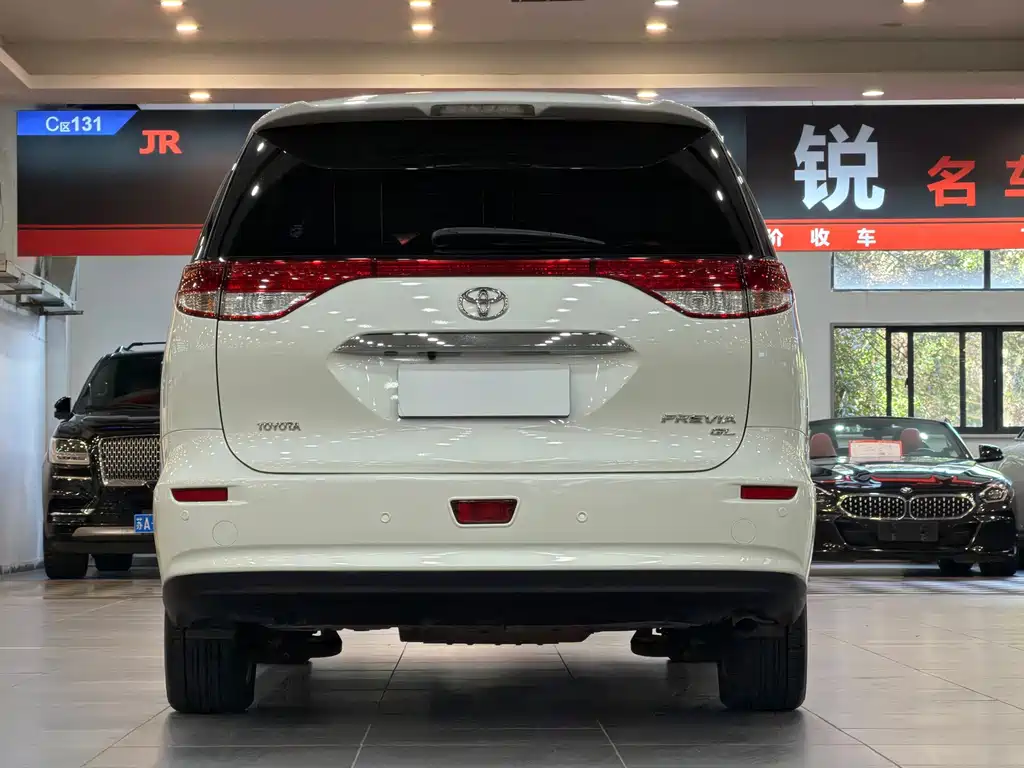Toyota Previa — фото 3