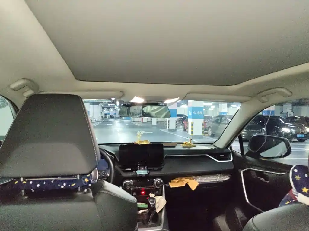 Toyota RAV4 — фото 14