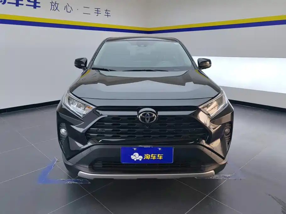 Toyota RAV4 — фото 2